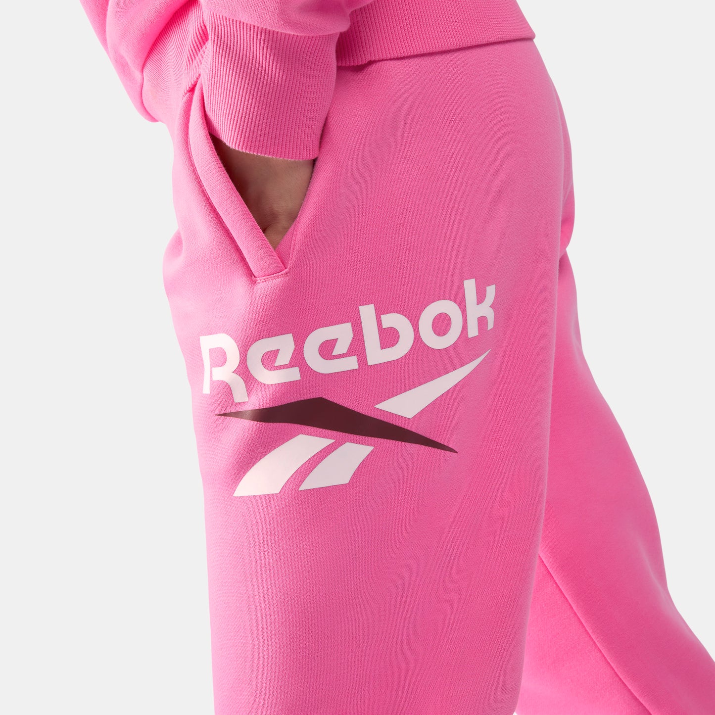 بنطال ستايسي 2 بحافة مطوية وتباين لوني جريء